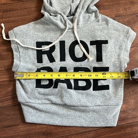 Gray Riot Babe tops - Picture 3 of 4
